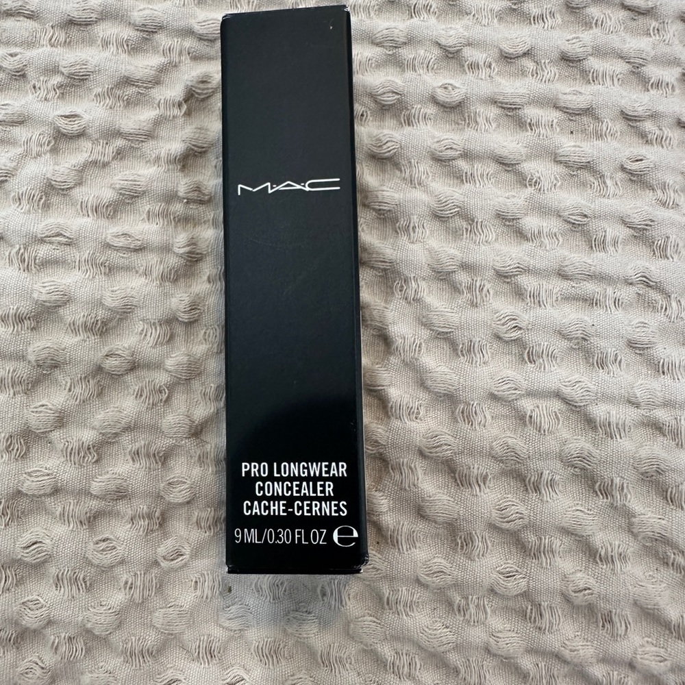 Mac Pro longwear concealer new  full size in box shade nc20